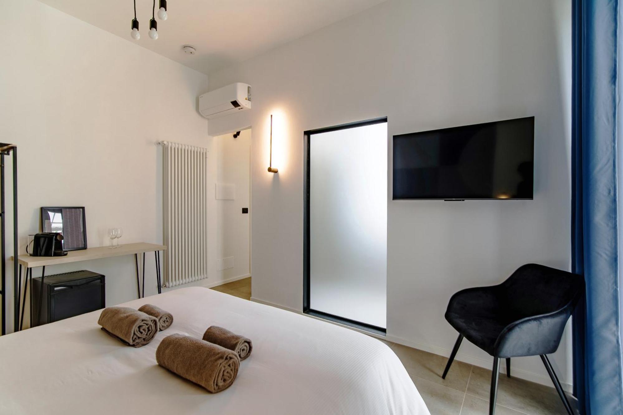 Guesthouse Linaio - The House Of Travelers Côme Extérieur photo
