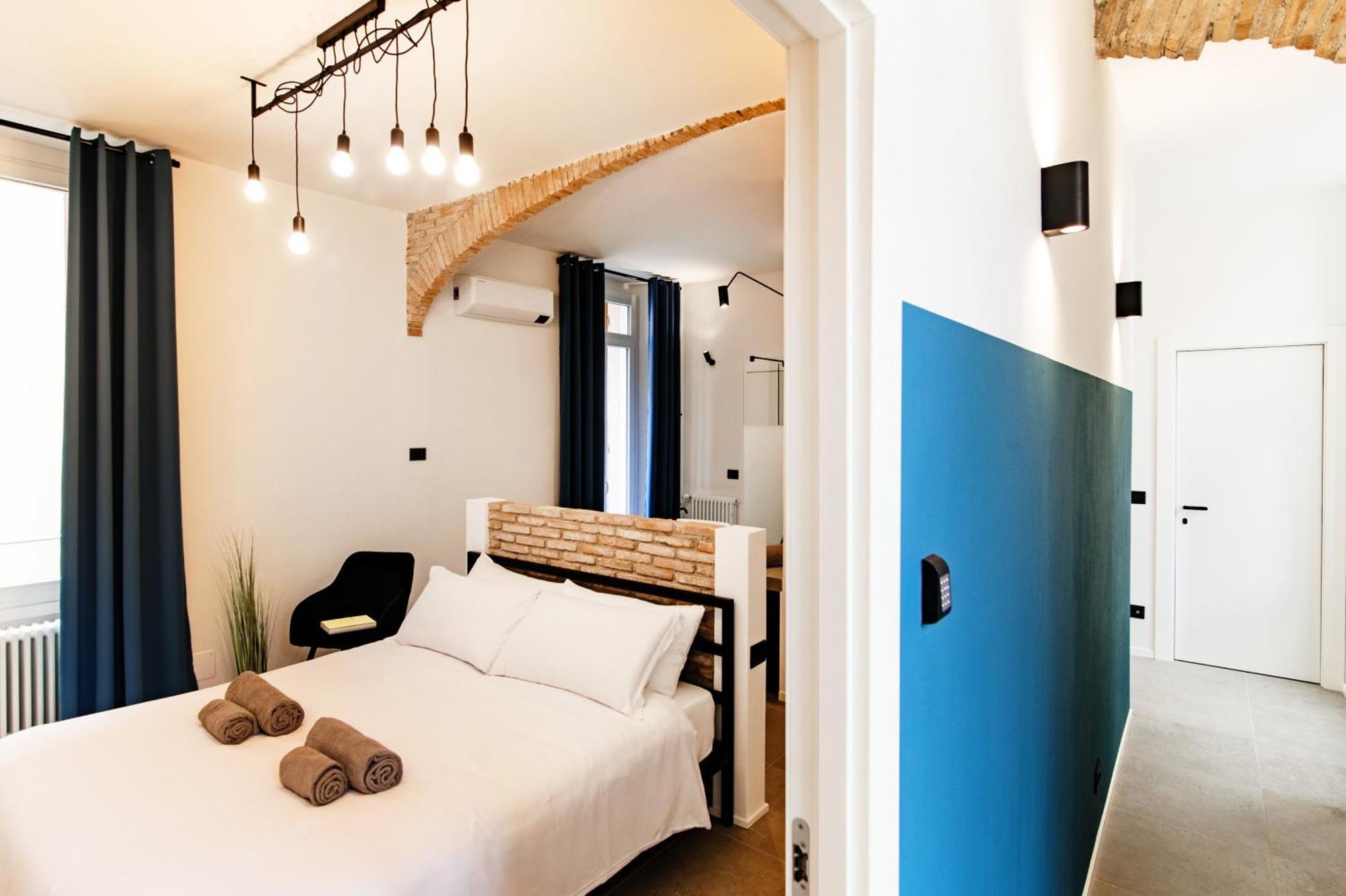 Guesthouse Linaio - The House Of Travelers Côme Extérieur photo